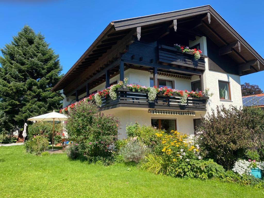 Charmantes Garten-Apartment: Erholung Im Chiemgau Unterwoessen Luaran gambar